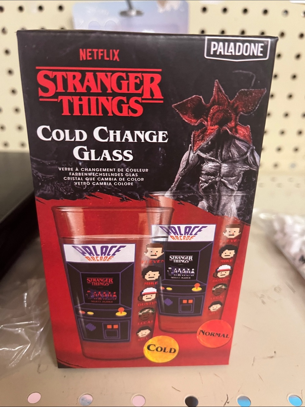 Paladone Stranger Things Cold Change Glass - Red